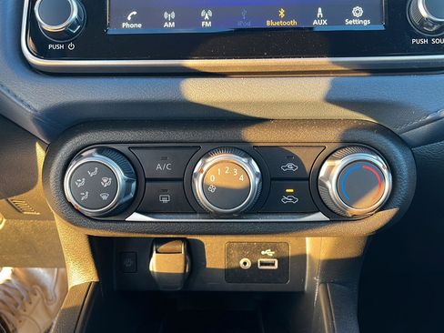 Used 2024 Nissan Versa SV w/ Trunk Package image 18