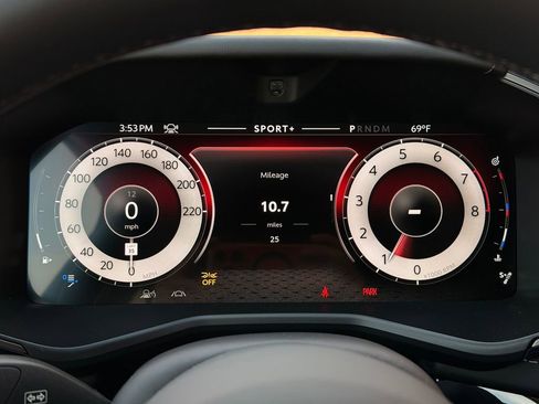 New 2026 Aston Martin DBX 707 image 6