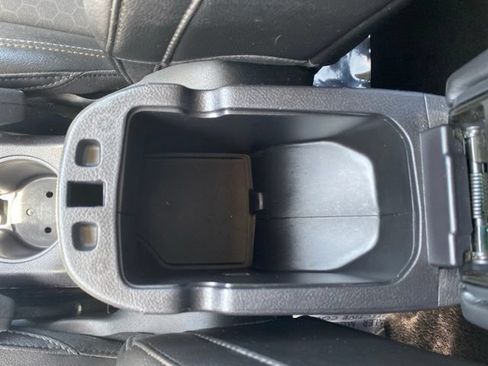 Used 2020 Jeep Compass Latitude w/ Cold Weather Group AWD/4WD image 19