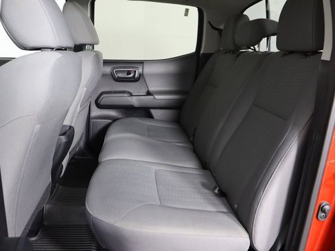 Used 2019 Toyota Tacoma SR w/ SR Convenience Package image 17