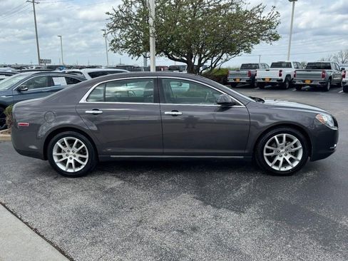 Used 2010 Chevrolet Malibu LTZ image 2