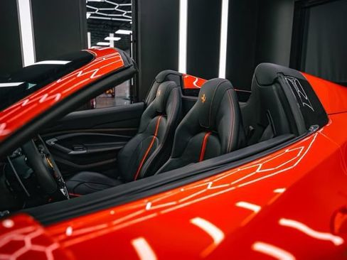 Used 2021 Ferrari F8 Tributo RWD image 10