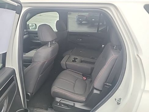 Used 2023 Honda Pilot Sport image 12