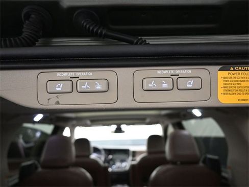 Used 2019 Toyota Sienna L image 39