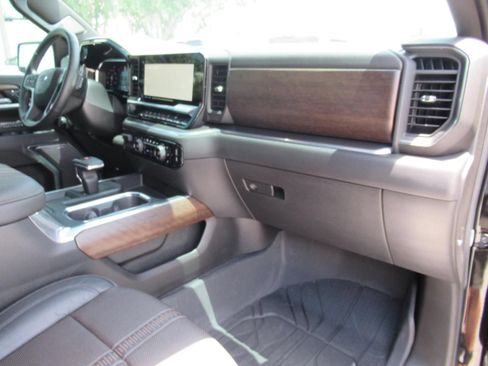 Used 2026 Chevrolet Silverado 1500 High Country w/ Midnight Edition RWD image 11