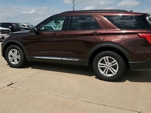 Used 2020 Ford Explorer XLT AWD/4WD image 6