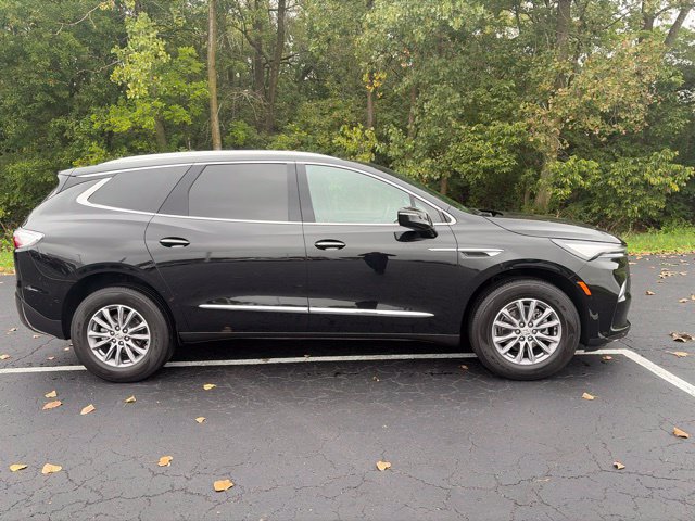 Used 2024 Buick Enclave Essence AWD/4WD image 9