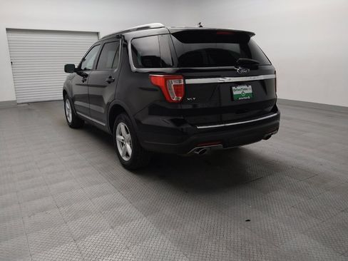 Used 2018 Ford Explorer XLT w/ Equipment Group 201A FWD image 5