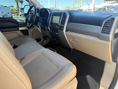 Used 2017 Ford F250 Lariat w/ Lariat Value Package image 27