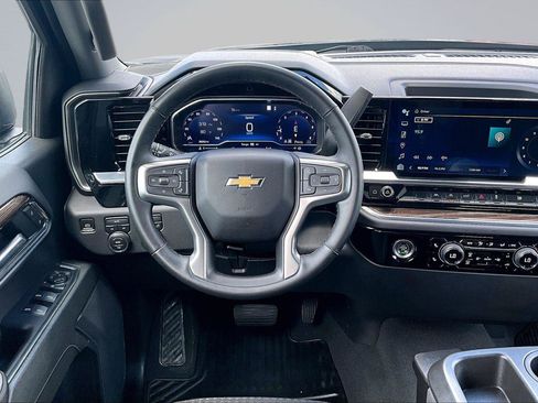 Used 2023 Chevrolet Silverado 1500 LT AWD/4WD image 6