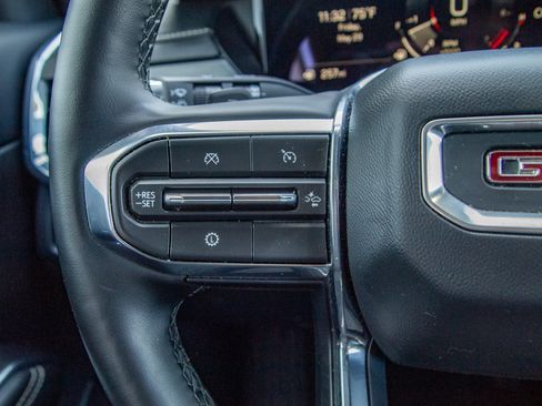 Used 2025 GMC Acadia Elevation FWD image 21