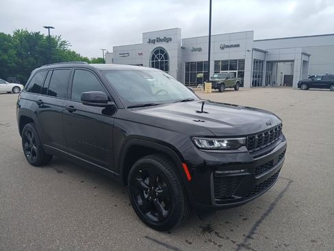 New 2026 Jeep Grand Cherokee Limited image 2