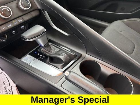 Used 2023 Hyundai Elantra SE image 25