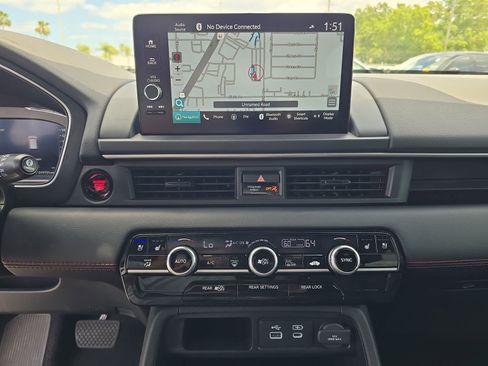 Certified 2025 Honda Pilot Black Edition image 19