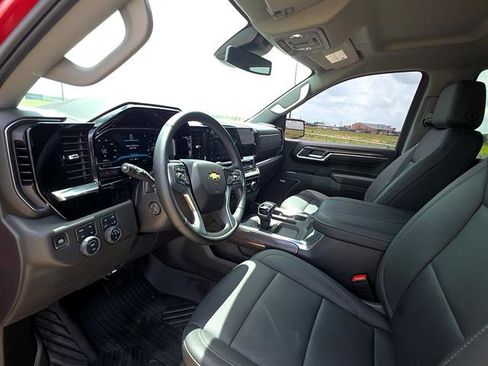 Used 2024 Chevrolet Silverado 1500 LTZ image 13