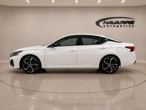 Used 2025 Nissan Altima 2.5 SR FWD image 4