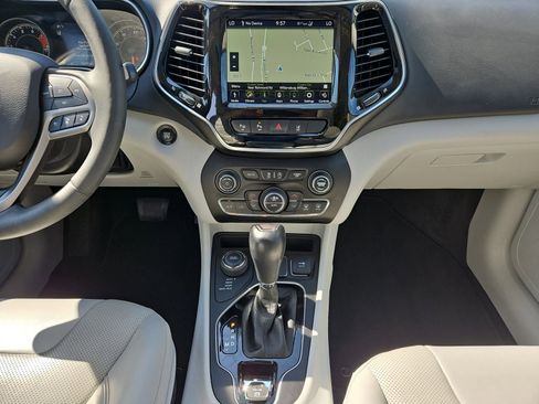 Used 2022 Jeep Cherokee Limited w/ Elite Package AWD/4WD image 11