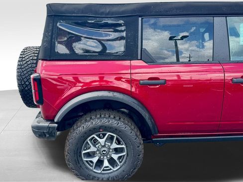 New 2025 Ford Bronco Badlands image 6