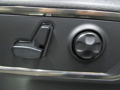 Used 2020 RAM 1500 Limited AWD/4WD image 23