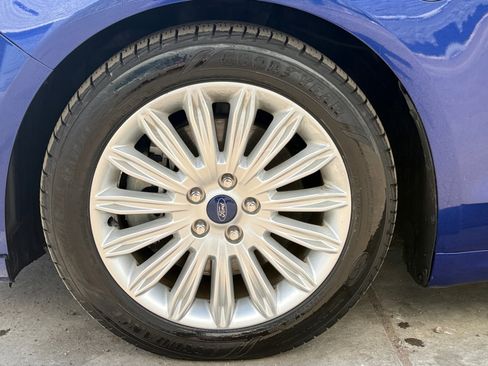 Used 2015 Ford Fusion Energi SE w/ Driver Assist Package image 11