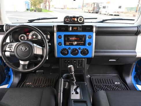 Used 2008 Toyota FJ Cruiser 2WD image 13