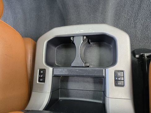 Used 2021 Toyota Sequoia Platinum image 22