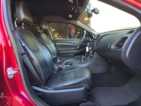 Used 2013 Chrysler 200 Limited image 22
