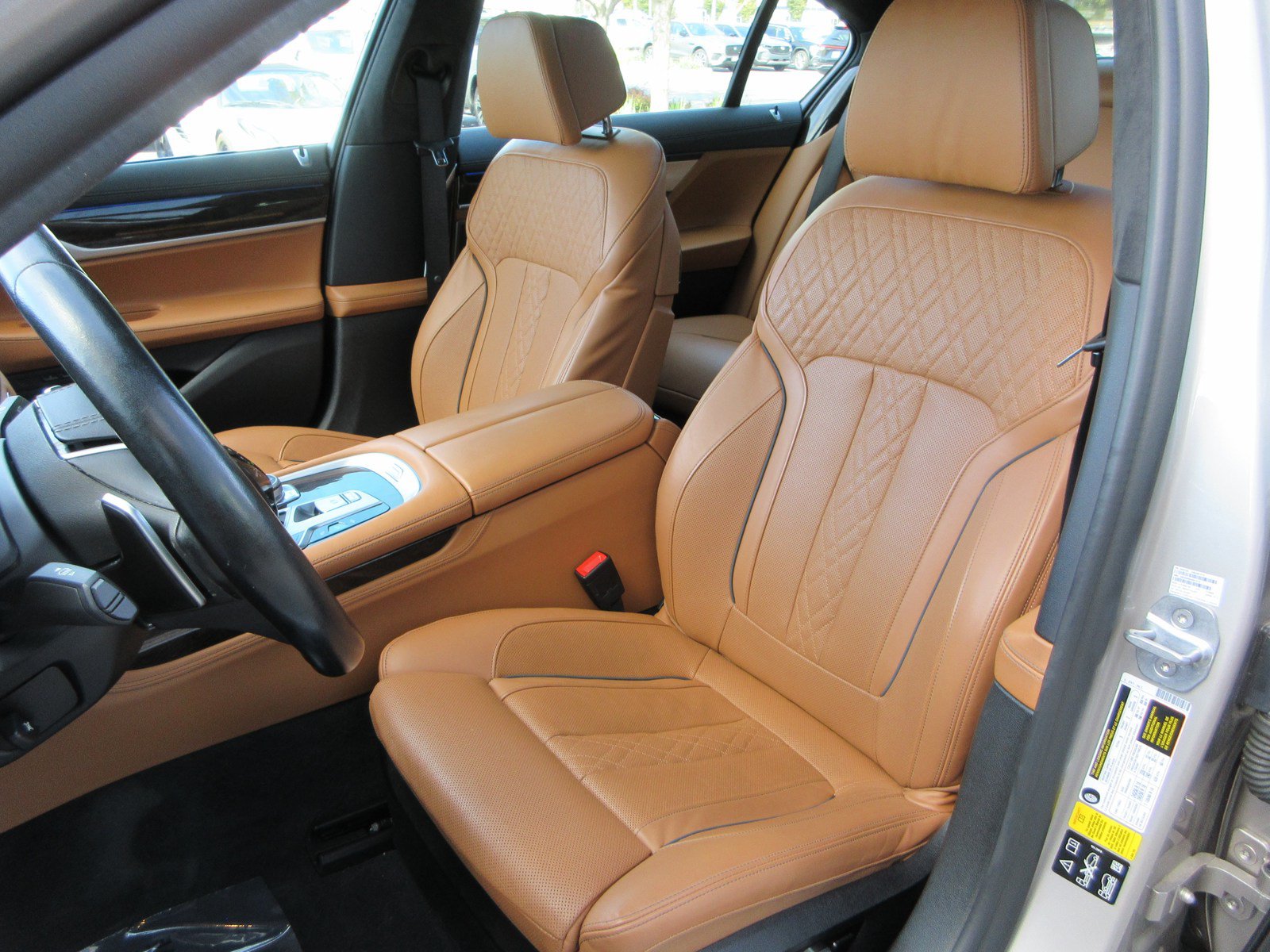 Used 2020 BMW 750i xDrive w/ Interior Design Package AWD/4WD image 32