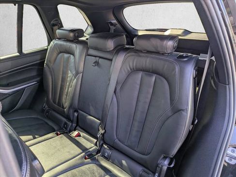 Used 2022 BMW X5 xDrive40i w/ M Sport Package AWD/4WD image 18