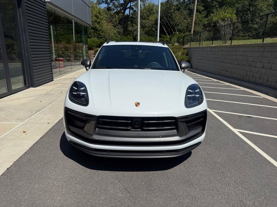 Certified 2026 Porsche Macan Turbo AWD/4WD image 10