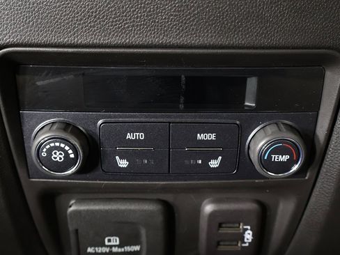 Used 2023 Buick Enclave Avenir w/ Avenir Technology Package image 44