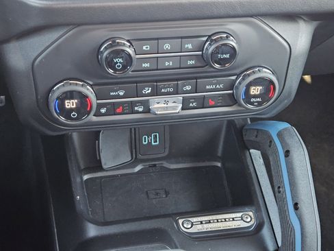 Used 2023 Ford Bronco Wildtrak image 20