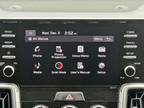 Used 2023 Kia Sorento LX image 28