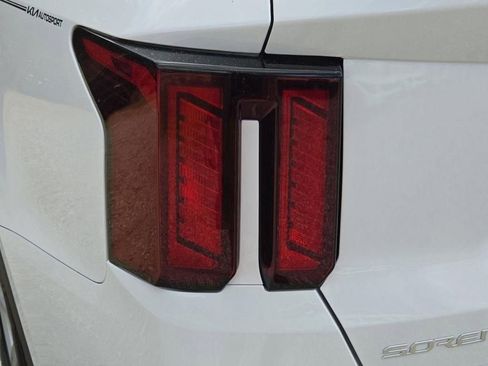 New 2026 Kia Sorento LX FWD image 12
