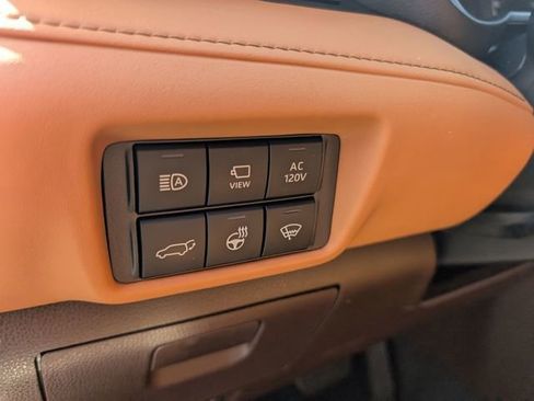 Used 2022 Toyota Highlander Platinum image 16