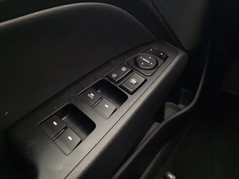Used 2017 Hyundai Elantra Limited FWD image 27