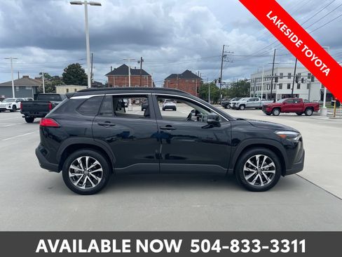 Used 2023 Toyota Corolla Cross XLE w/ Convenience Package AWD/4WD image 6