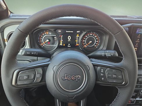 New 2026 Jeep Gladiator Willys AWD/4WD image 24