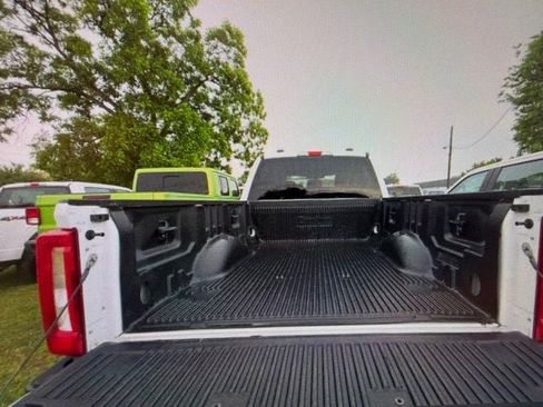 Used 2023 Ford F250 XLT AWD/4WD image 6