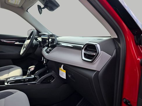 New 2026 Chevrolet TrailBlazer LT w/ LT Cold Weather Package FWD image 10