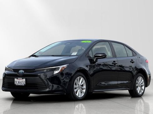 Used 2024 Toyota Corolla LE w/ LE Convenience Package image 8