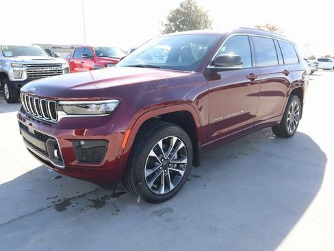 New 2025 Jeep Grand Cherokee L Overland w/ Luxury Tech Group IV image 11