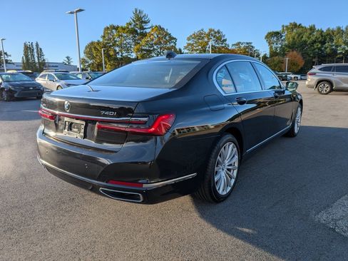 Used 2022 BMW 740i xDrive image 6