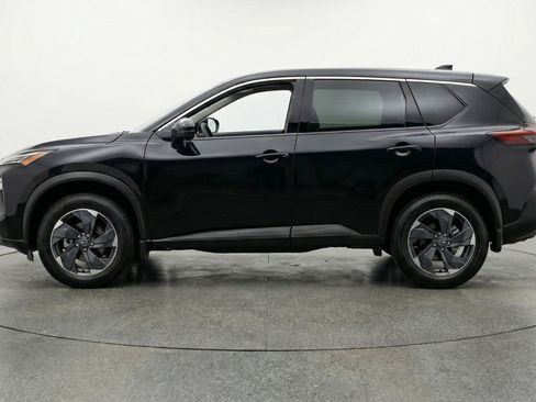 Used 2025 Nissan Rogue SV image 5