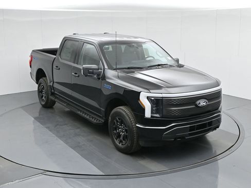 New 2025 Ford F150 Lightning XLT image 40