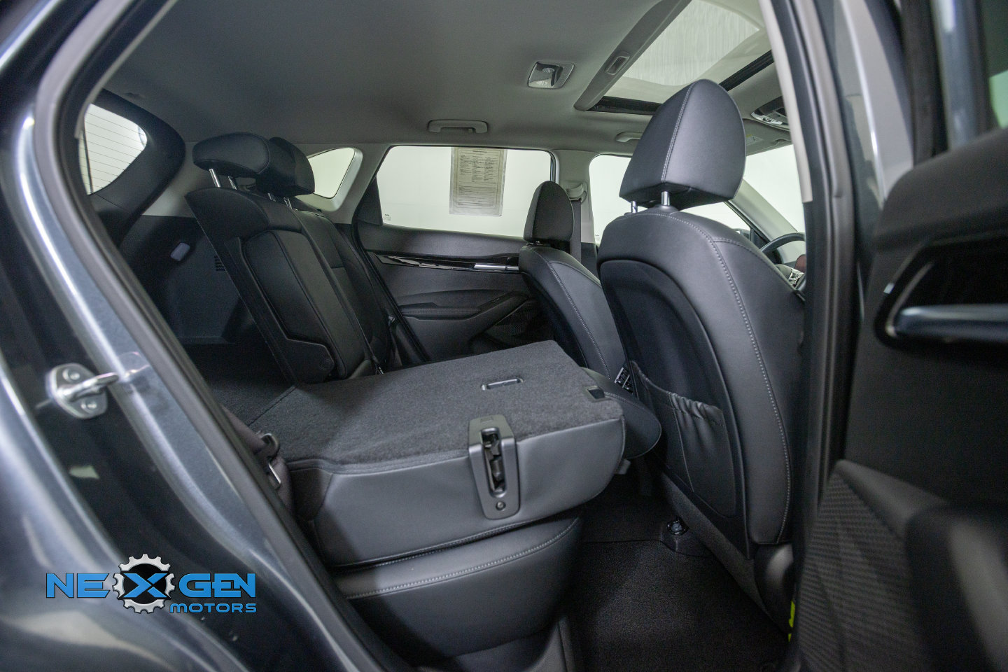 Used 2024 Kia Seltos EX AWD/4WD image 35
