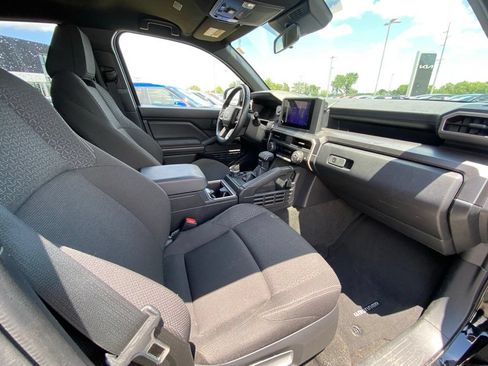 Used 2025 Toyota 4Runner SR5 AWD/4WD image 25