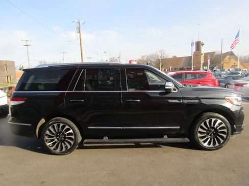 Used 2022 Lincoln Navigator Black Label image 5