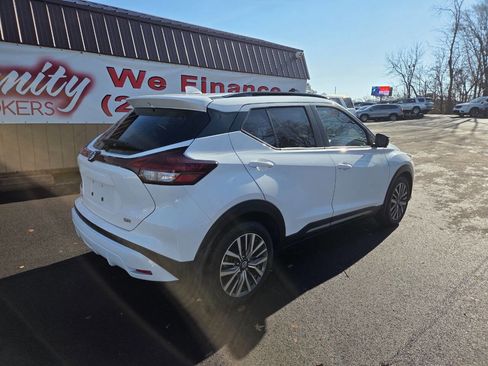 Used 2021 Nissan Kicks SR image 7