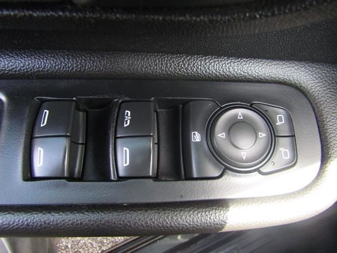 Used 2020 GMC Terrain SLE w/ Driver Convenience Package FWD image 11